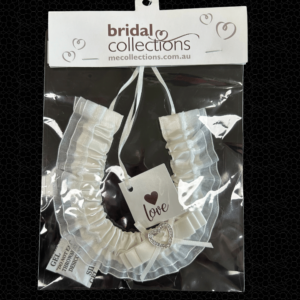 Ivory horseshoe with bow and diamond heart